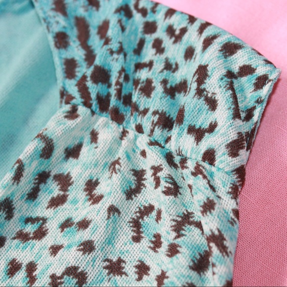 y2k Turquoise Cheetah Print V-Neck Sleeveless Top - Picture 6 of 9